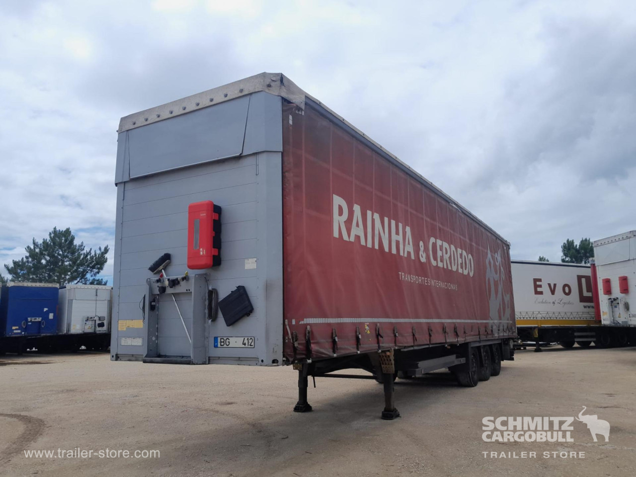 Schmitz Cargobull Curtainsider Varios 