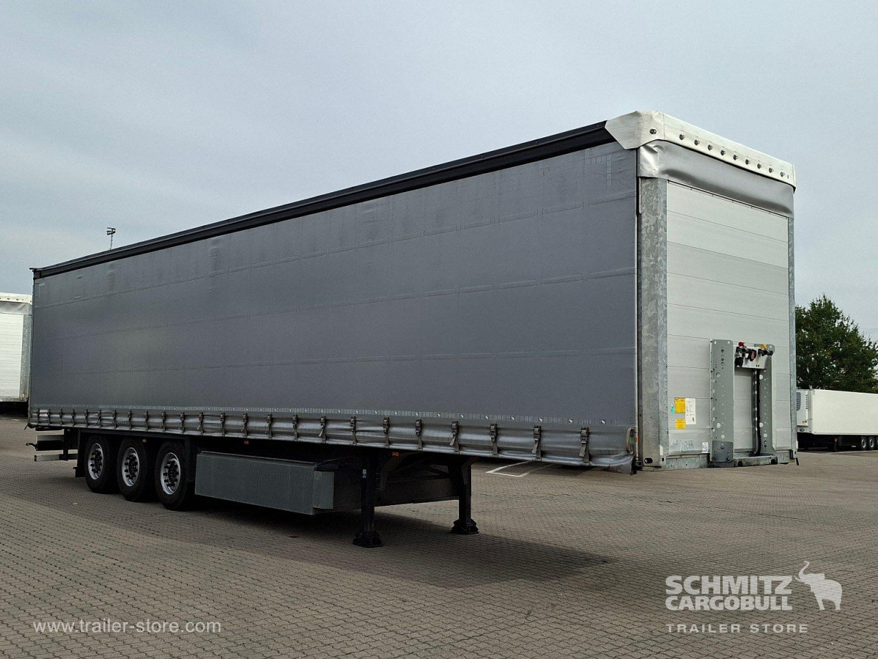 Schmitz Cargobull Curtainsider Standard Getränke 