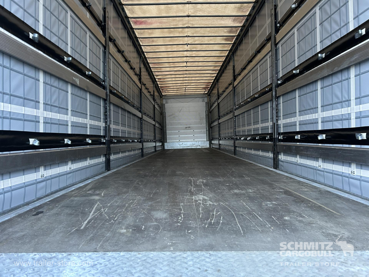 Schmitz Cargobull Curtainsider Standard 