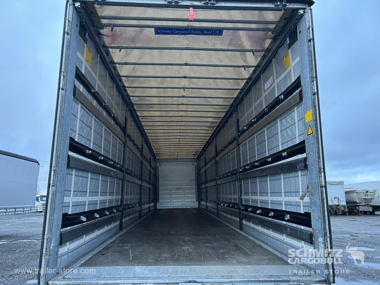 Schmitz Cargobull Curtainsider Standard 