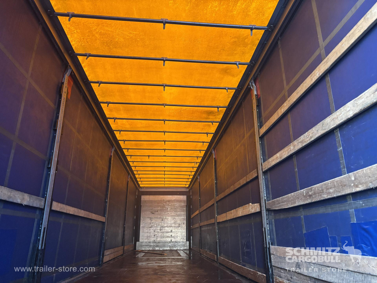 Schmitz Cargobull Curtainsider Standard 