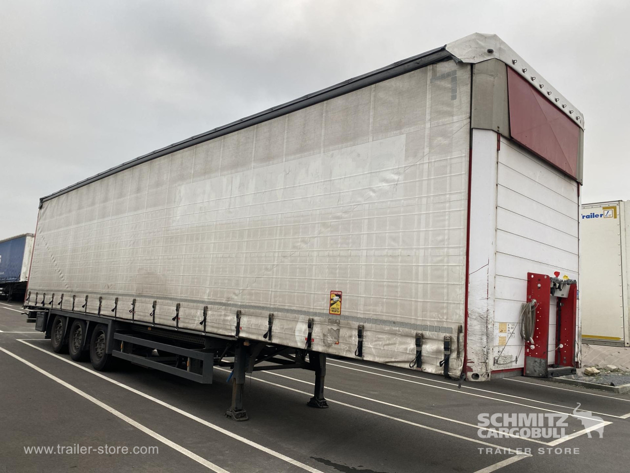 Schmitz Cargobull Semitrailer Curtainsider Mega 