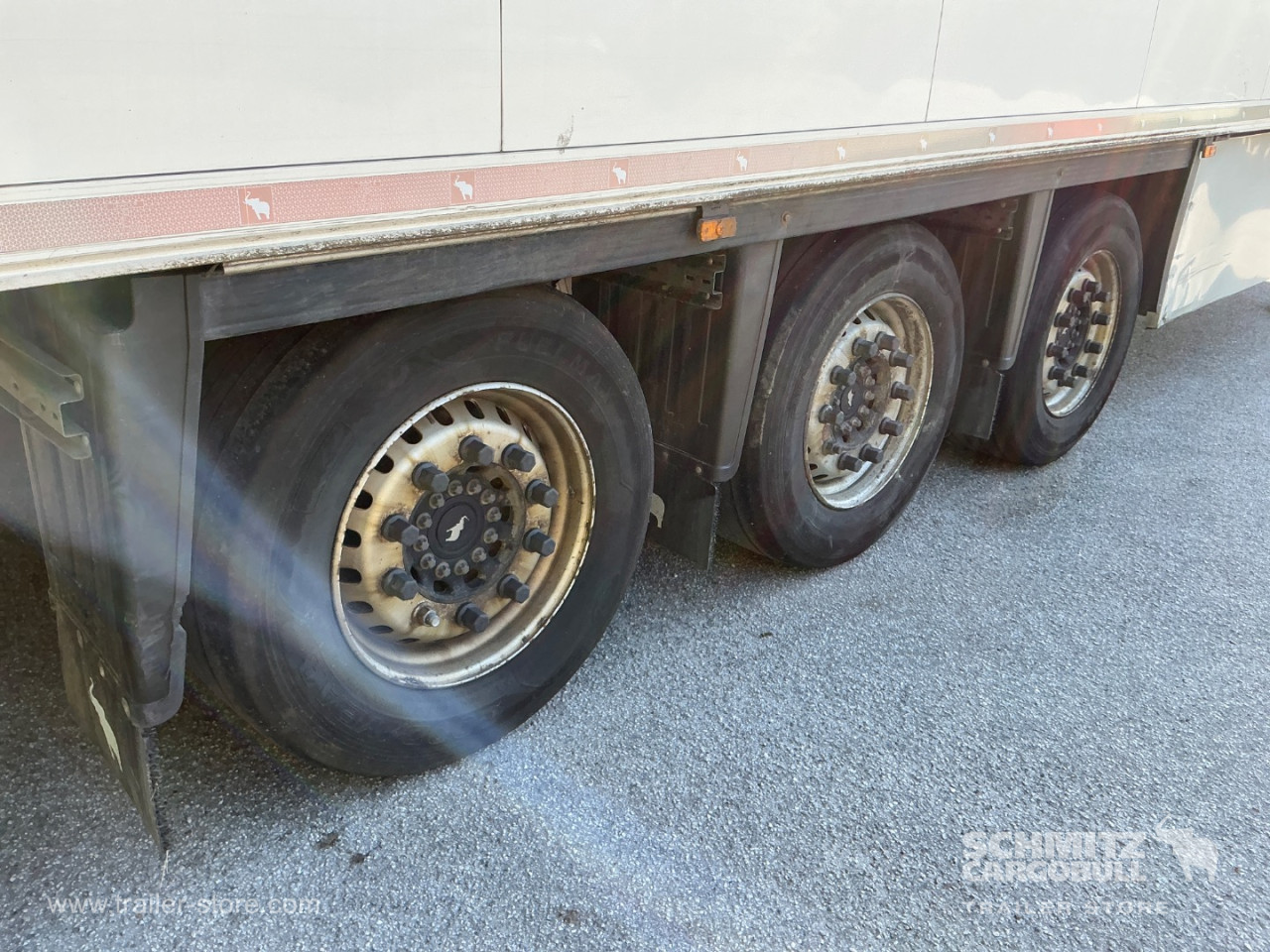 Schmitz Cargobull Reefer Meat hanging system 