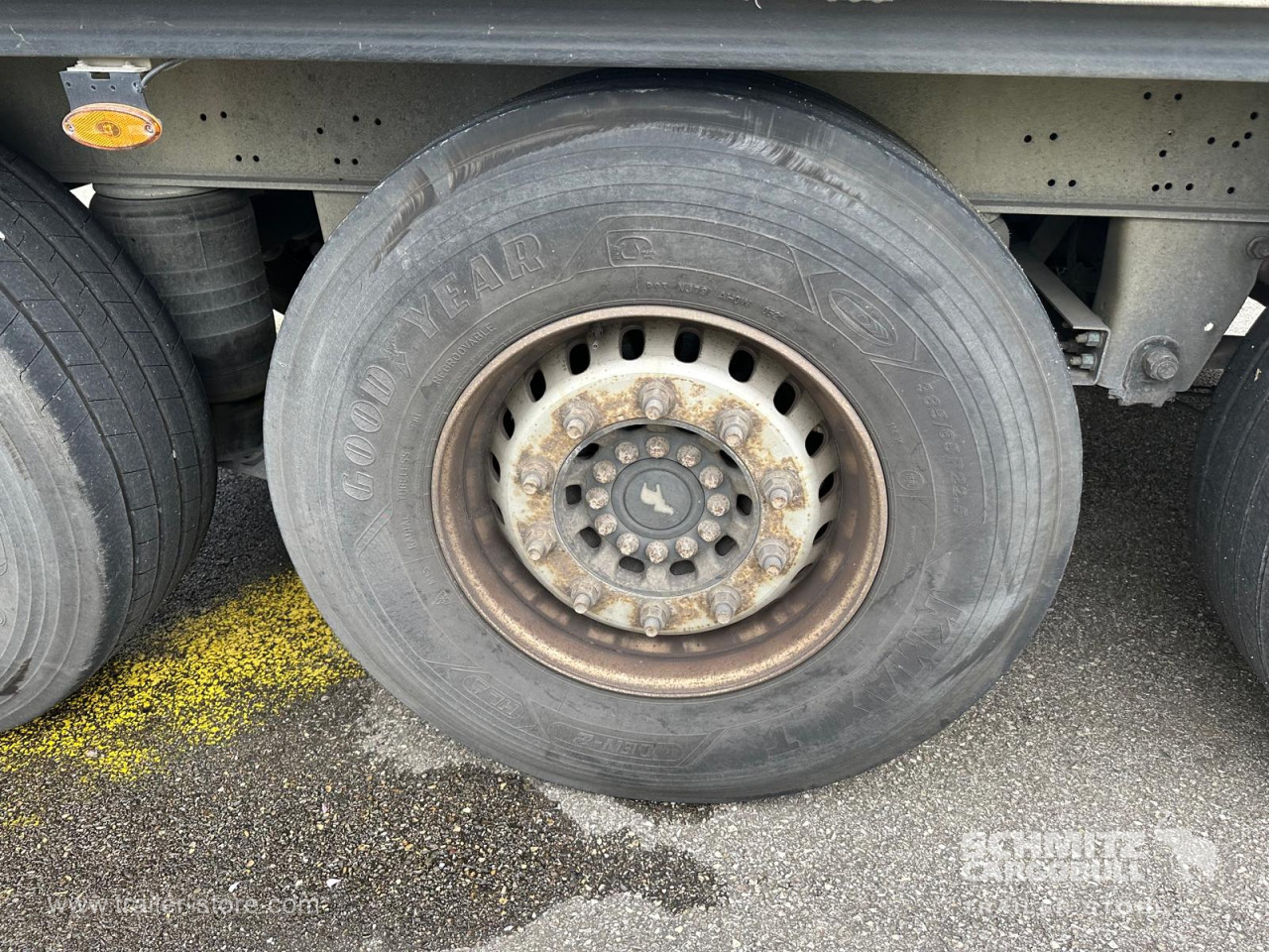 Schmitz Cargobull Semitrailer Curtainsider Standard Hayon 