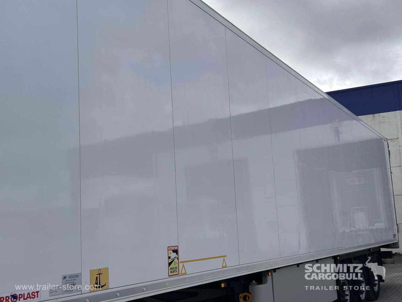 Schmitz Cargobull Reefer Meat hanging system 