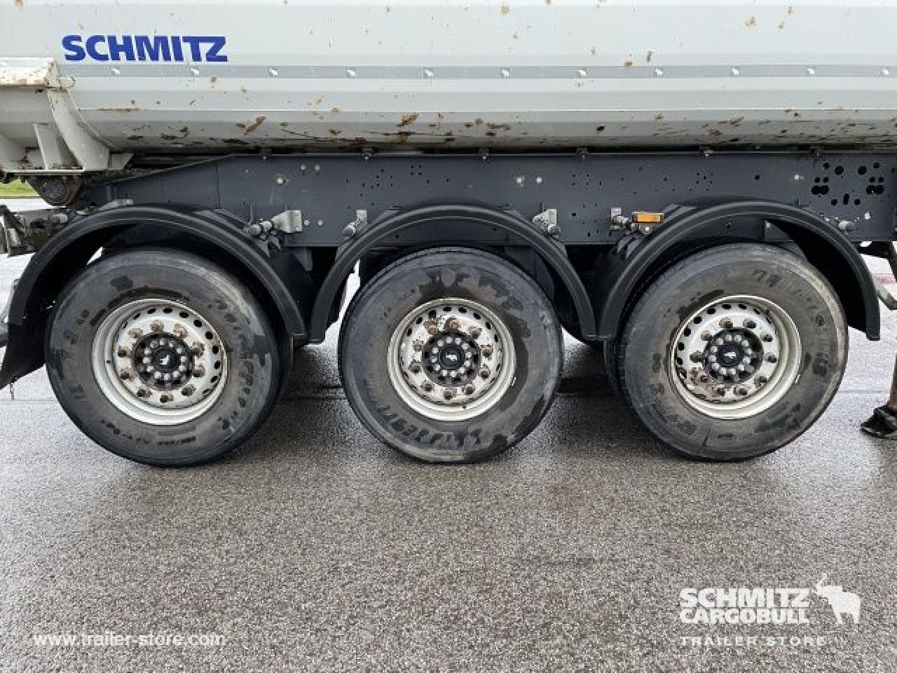 Schmitz Cargobull Tipper Steel half pipe body 24m³ 