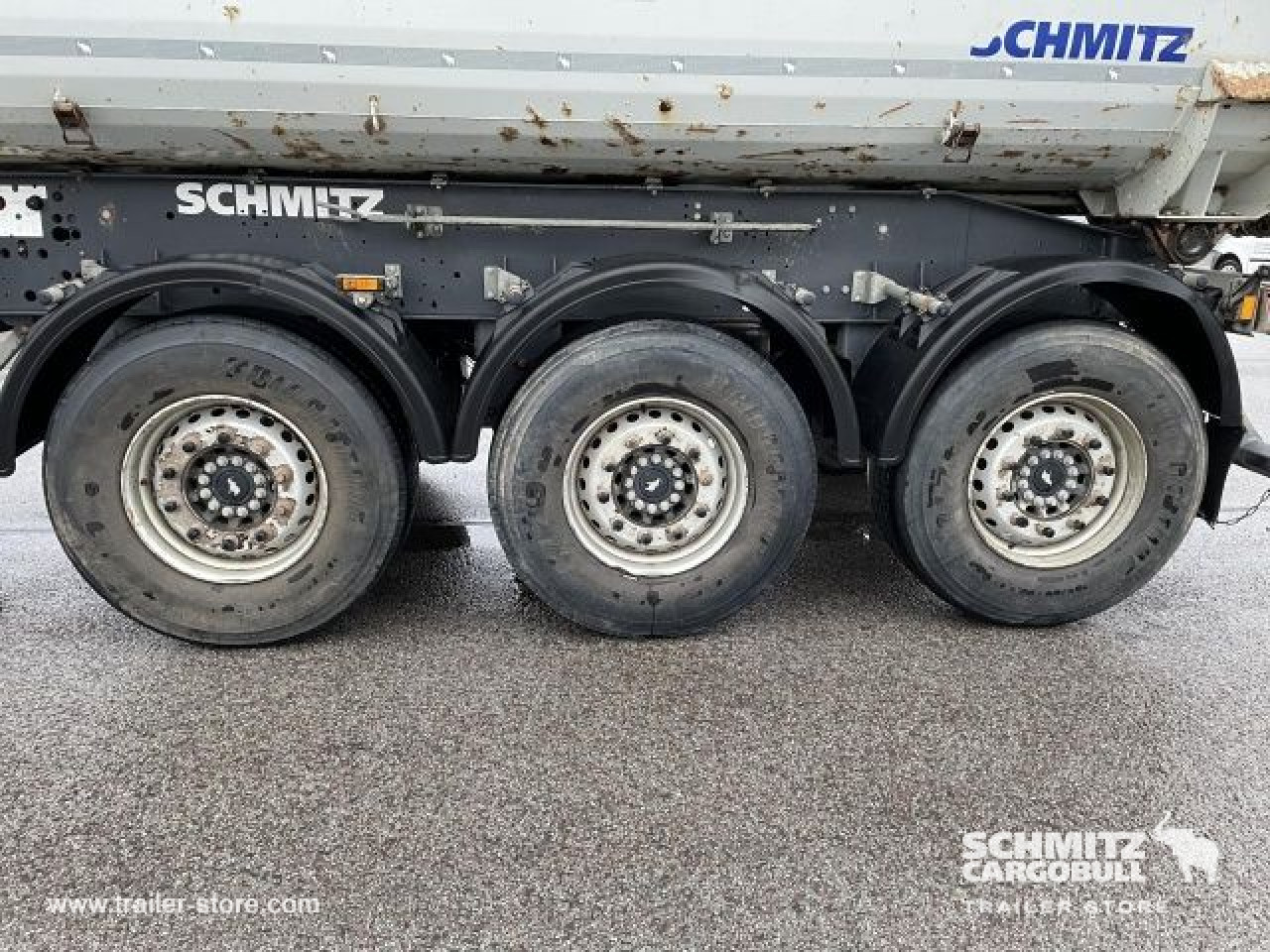 Schmitz Cargobull Tipper Steel half pipe body 24m³ 