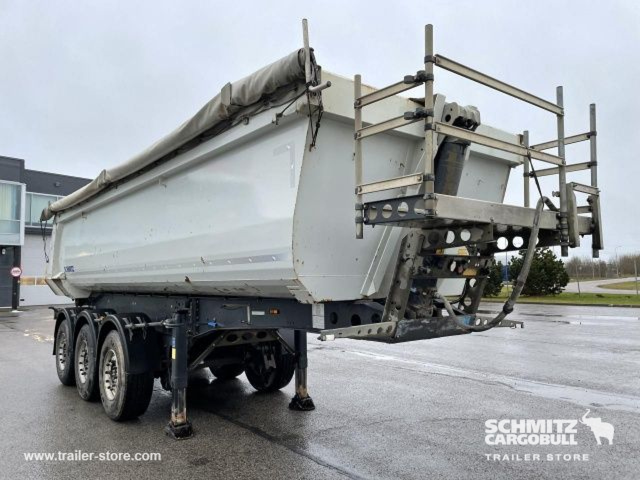 Schmitz Cargobull Tipper Steel half pipe body 24m³ 
