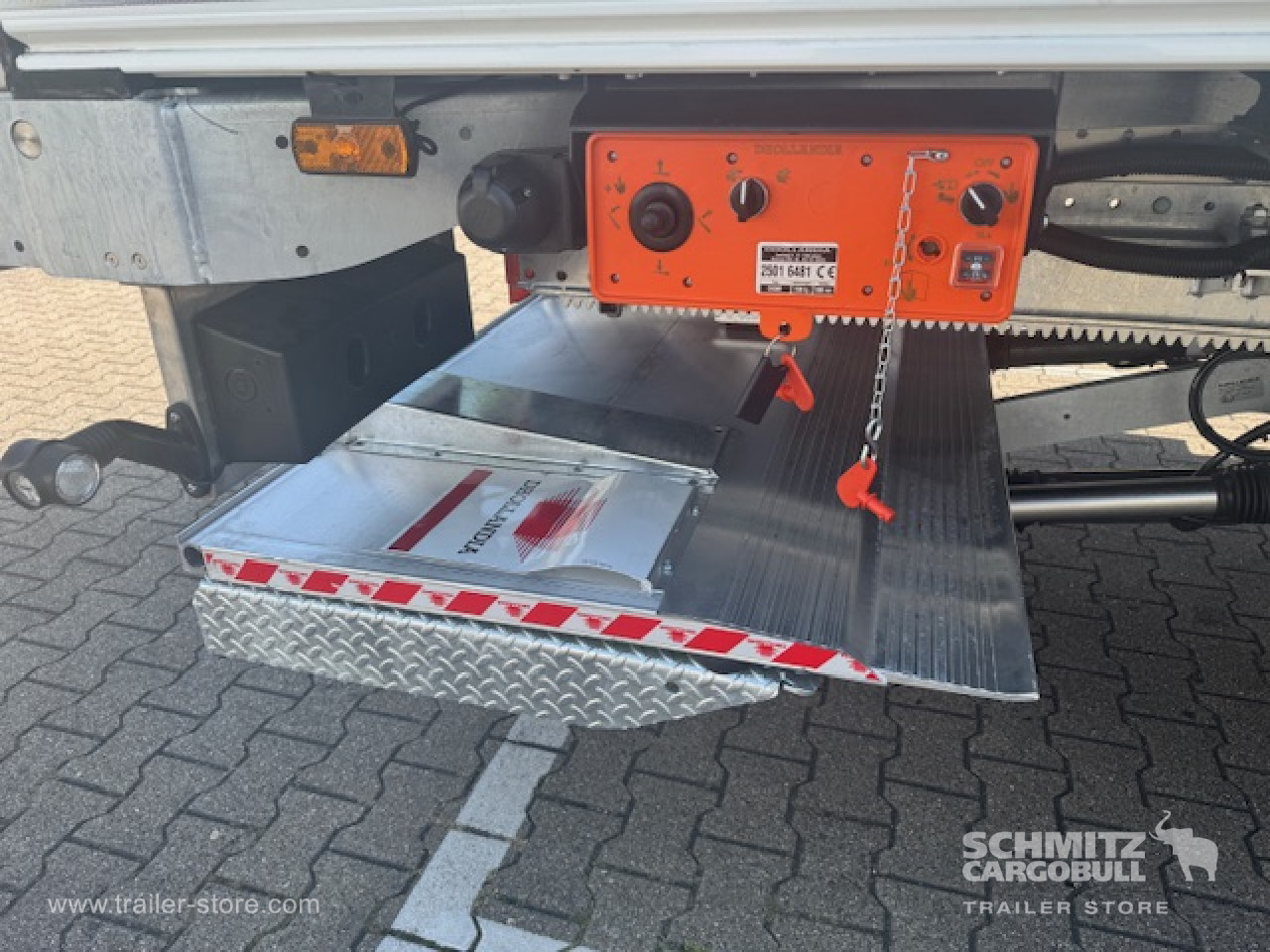 Schmitz Cargobull Oplegger Vries Standard Taillift 