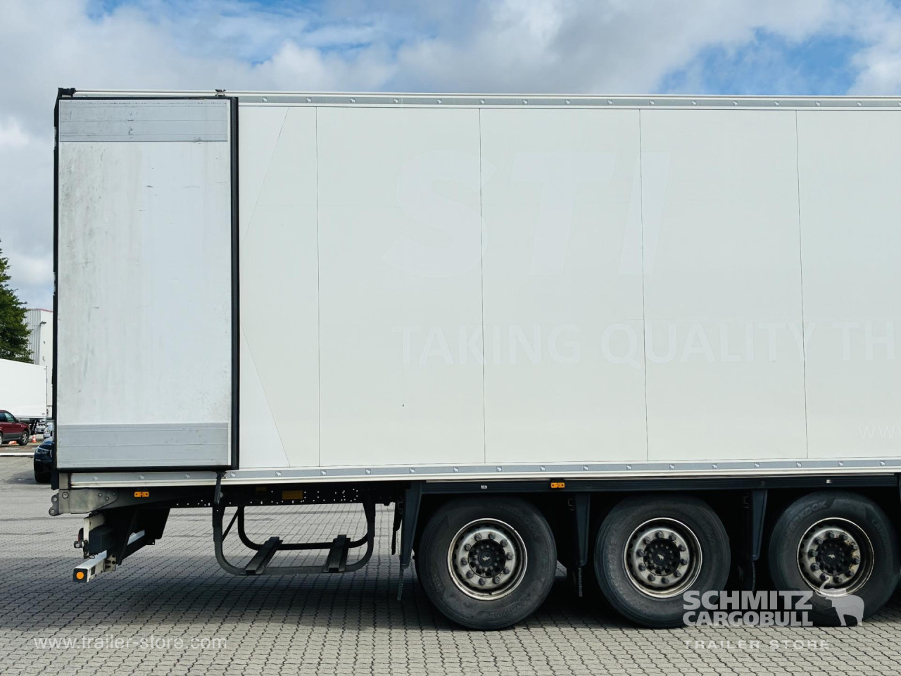 Schmitz Cargobull Tiefkühler Multitemp Doppelstock Trennwand 