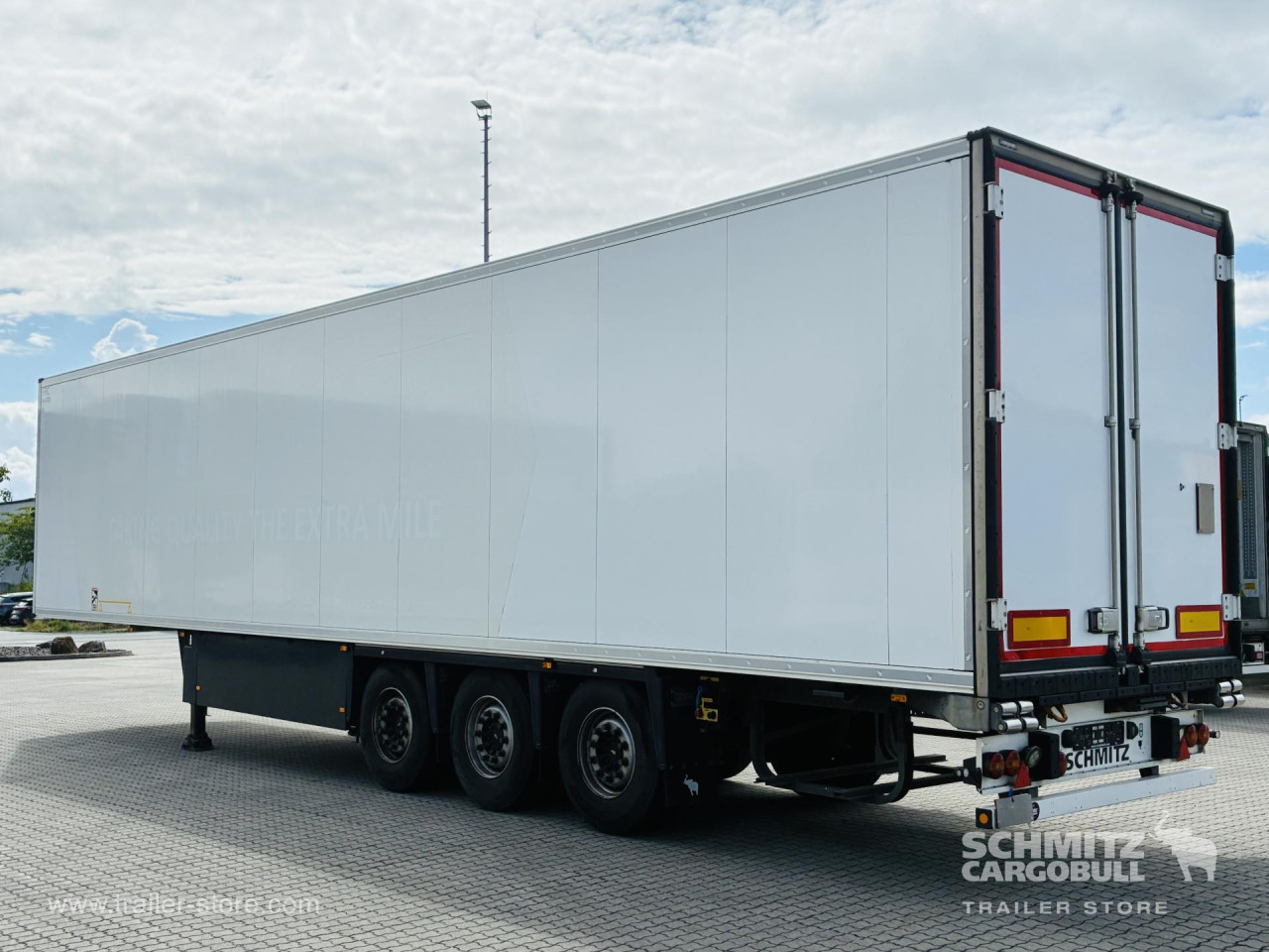 Schmitz Cargobull Tiefkühler Multitemp Doppelstock Trennwand 