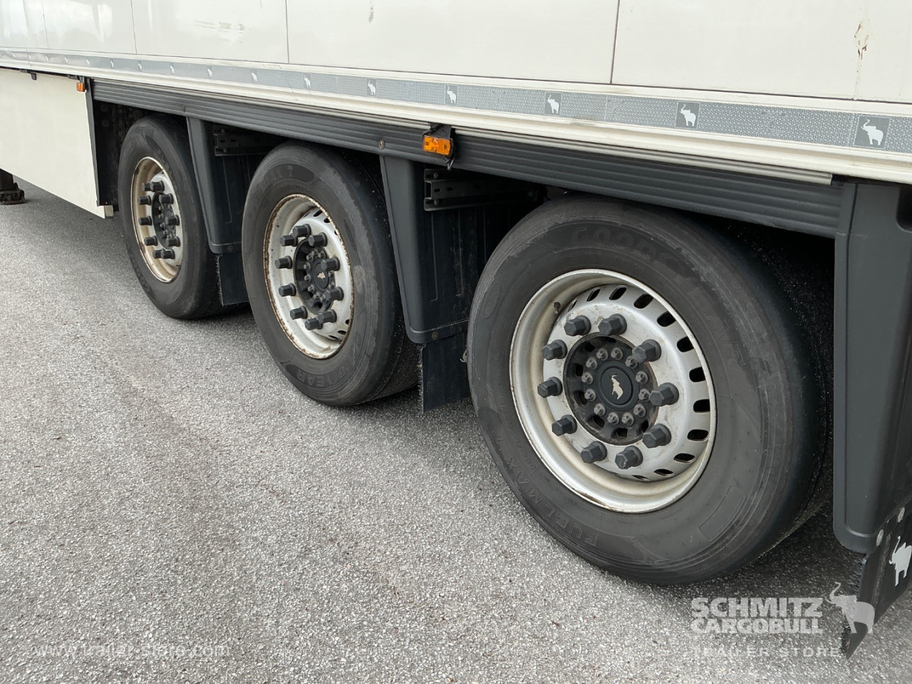 Schmitz Cargobull Reefer Meat hanging system 