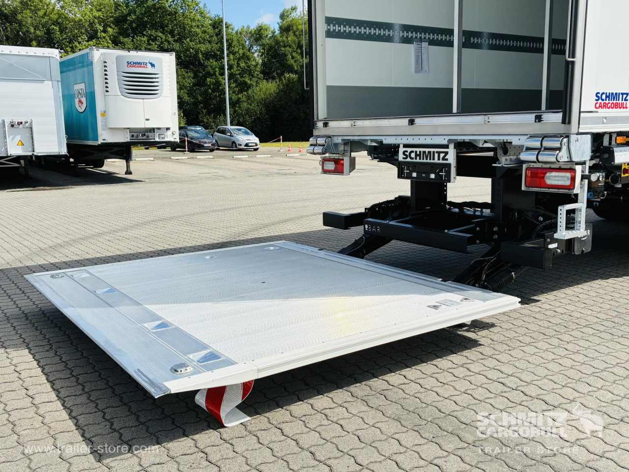 Schmitz Cargobull Frischdienst Standard Trennwand Ladebordwand 
