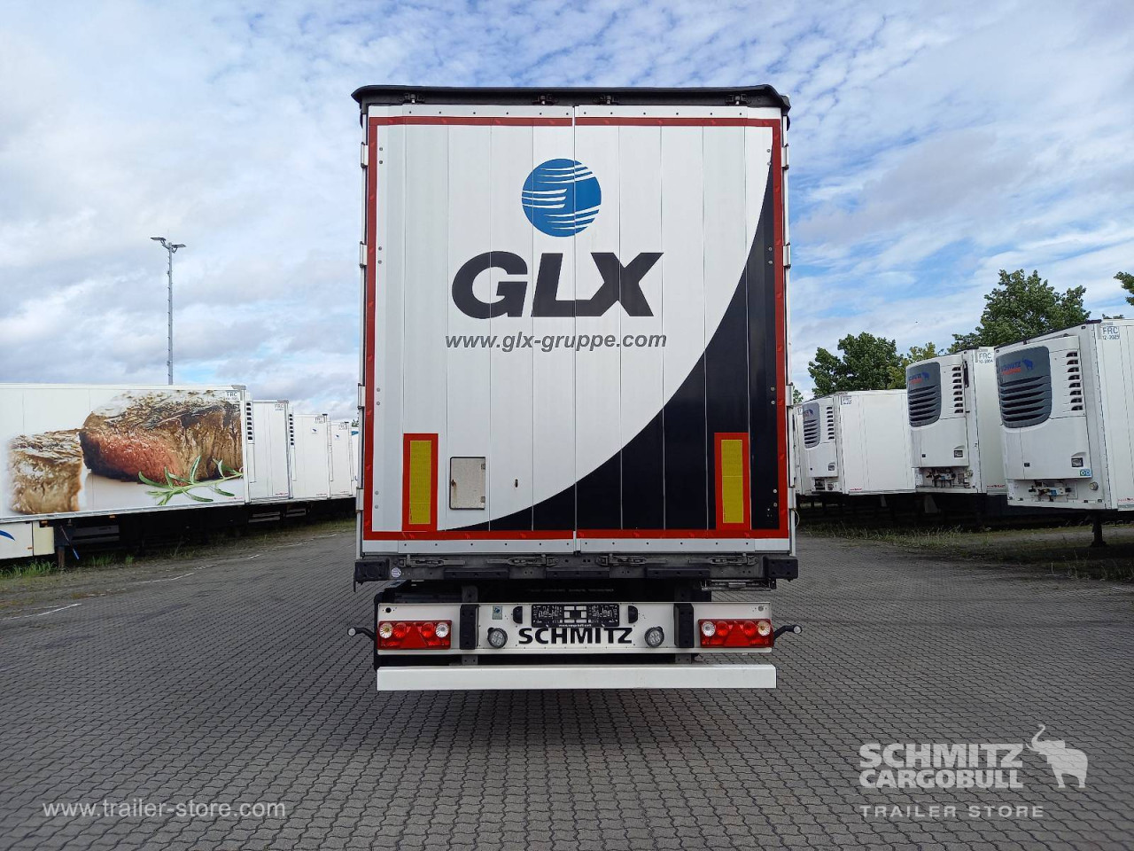 Schmitz Cargobull Curtainsider Standard Getränke 