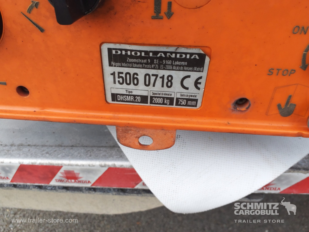 Schmitz Cargobull Semitrailer Curtainsider Standard Hayon 