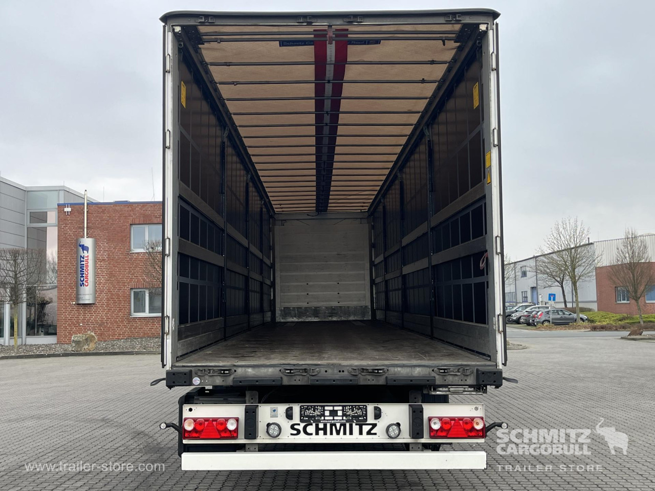 Schmitz Cargobull Curtainsider Standard Getränke 