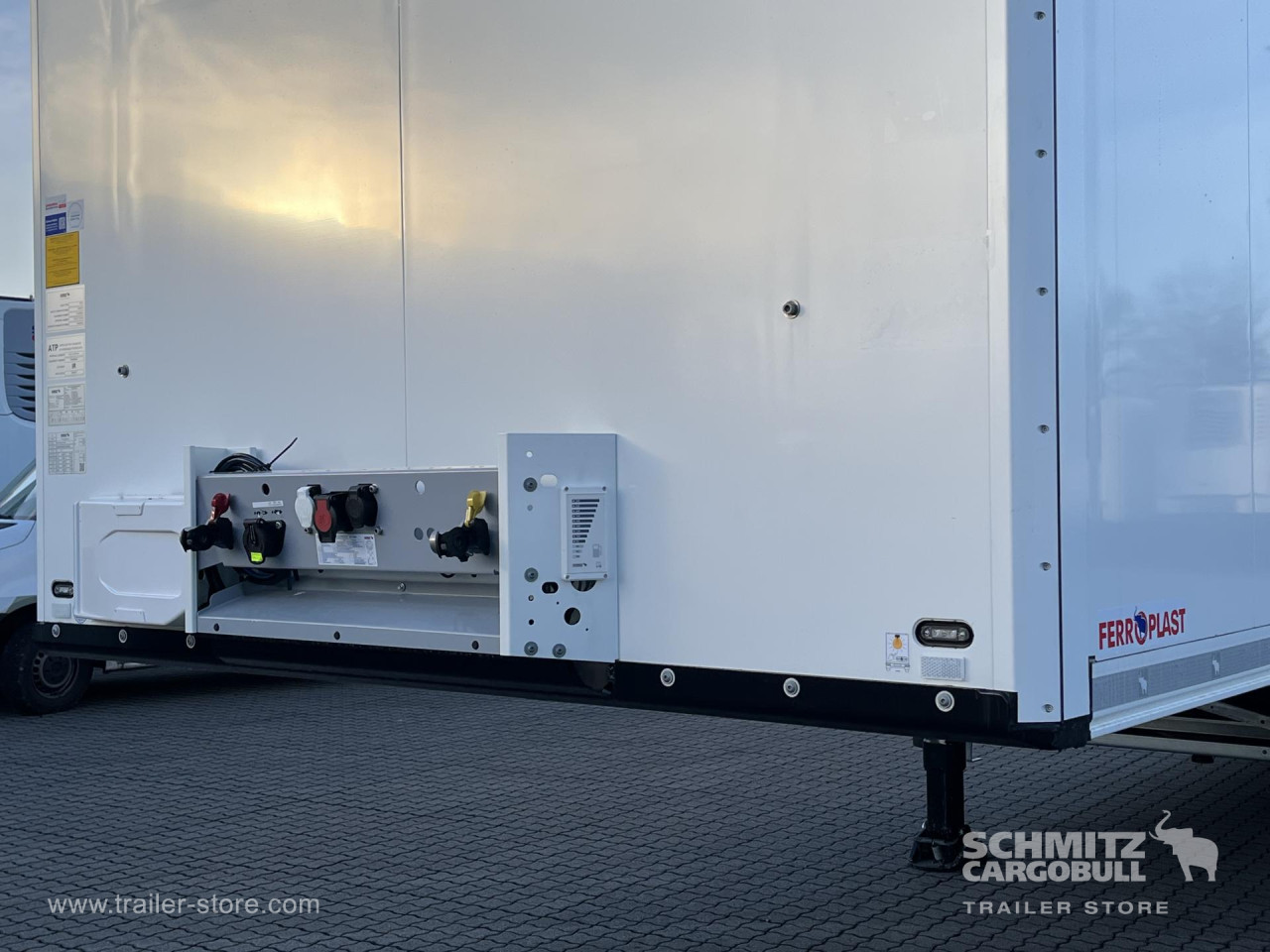 Schmitz Cargobull Tiefkühler Standard Doppelstock Trennwand 