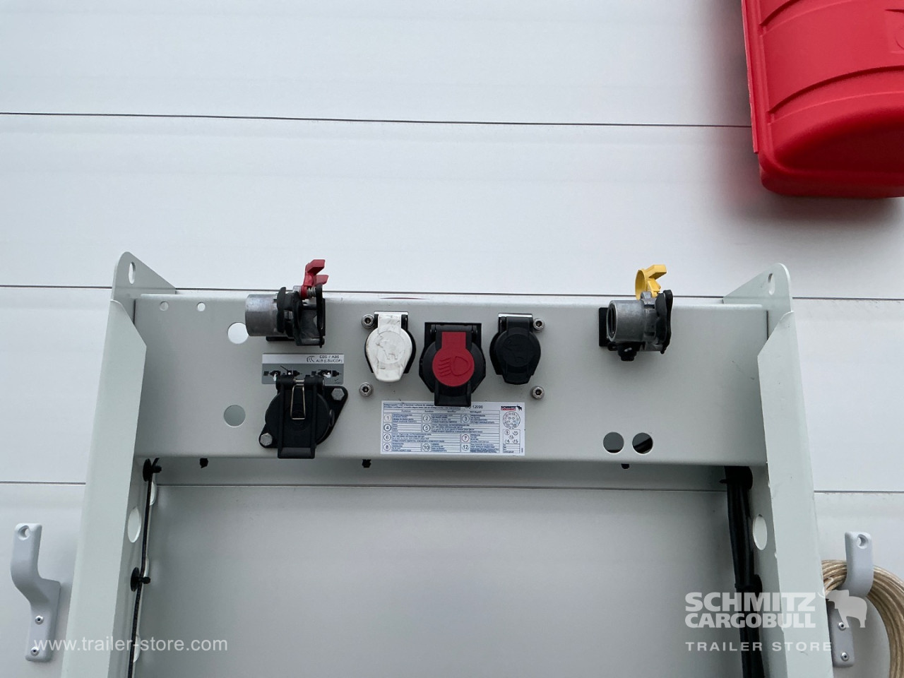 Schmitz Cargobull Curtainsider Mega 