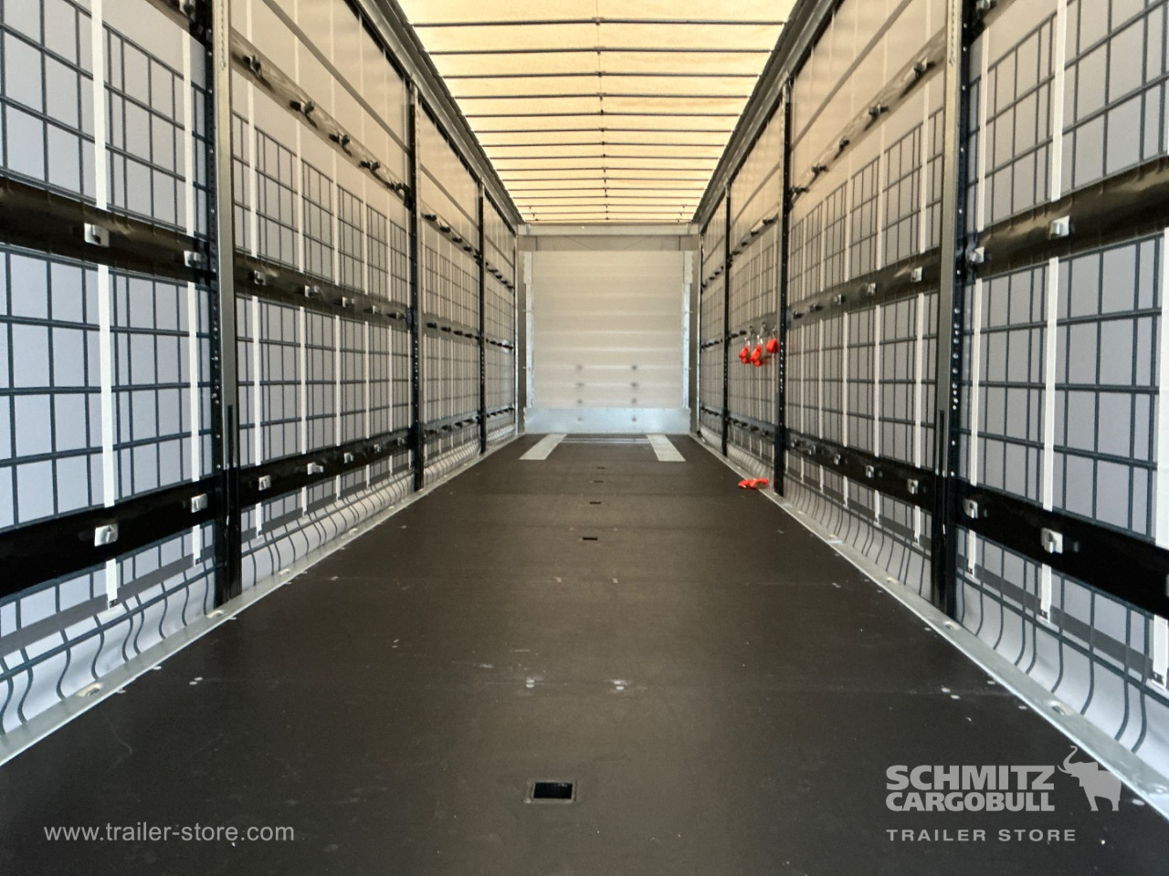 Schmitz Cargobull Curtainsider Mega 