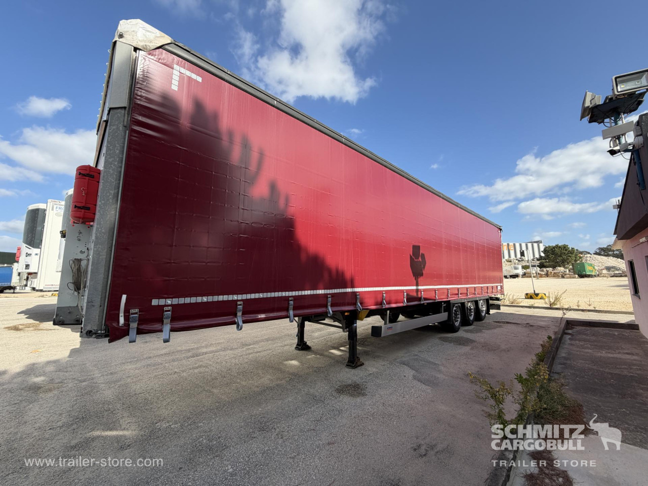 Schmitz Cargobull Curtainsider Mega 