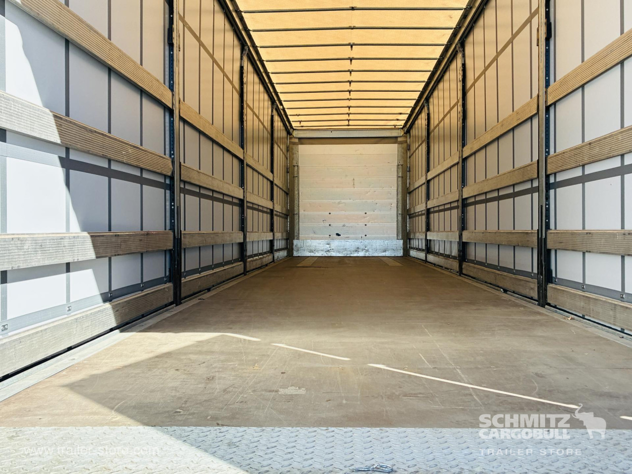 Schmitz Cargobull Curtainsider Standard 