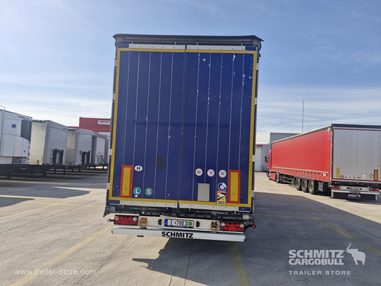 Schmitz Cargobull Curtainsider Mega 
