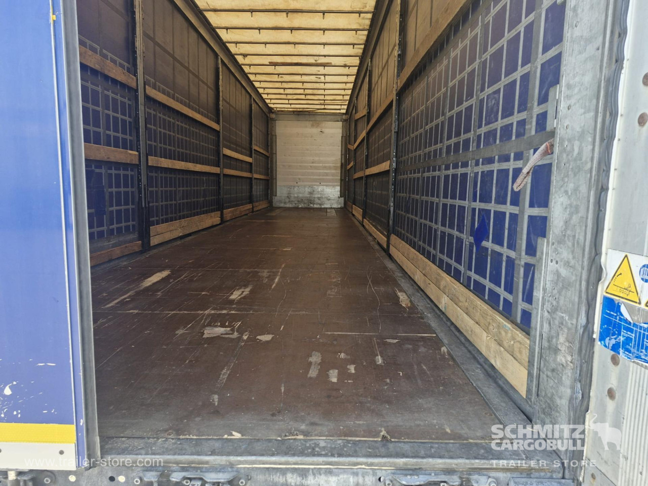 Schmitz Cargobull Curtainsider Mega 