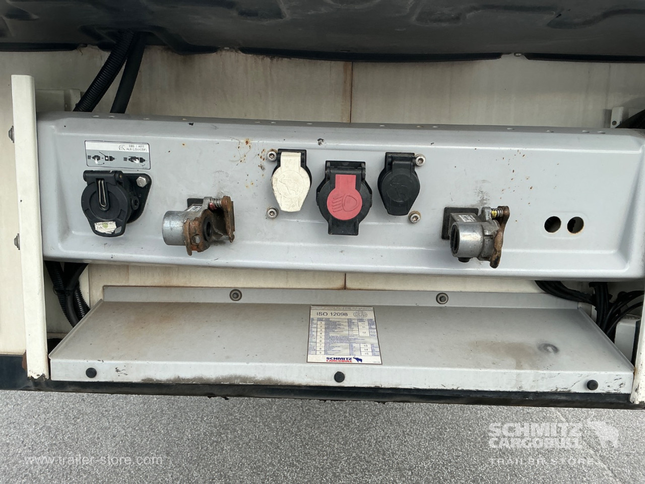 Schmitz Cargobull Reefer Meat hanging system 