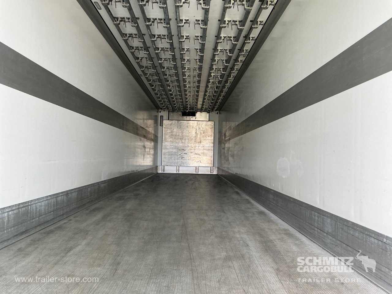 Schmitz Cargobull Reefer Meat hanging system 