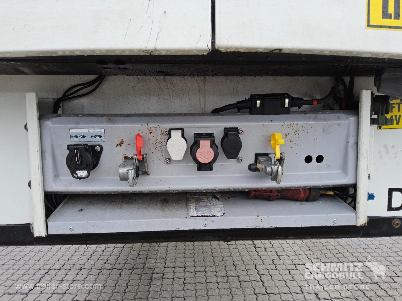 Schmitz Cargobull Tiefkühler Multitemp Doppelstock Ladebordwand 
