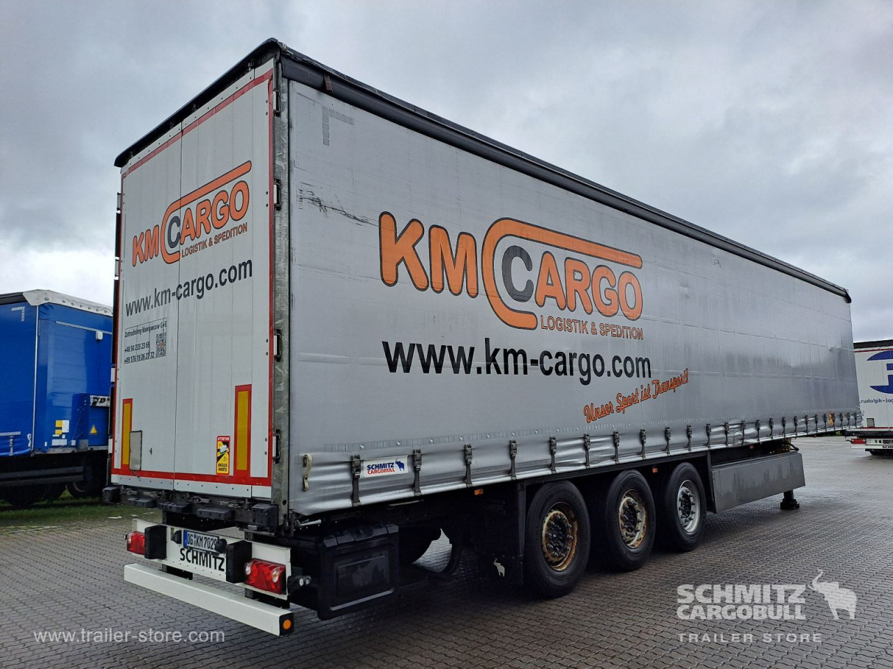 Schmitz Cargobull Curtainsider Standard Getränke 