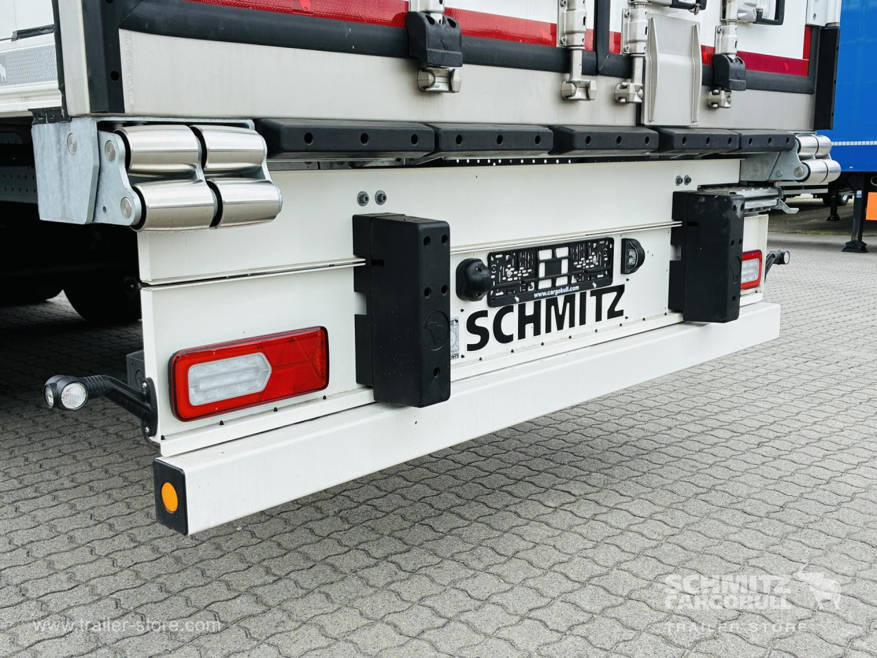 Schmitz Cargobull Tiefkühler Multitemp Doppelstock Trennwand 