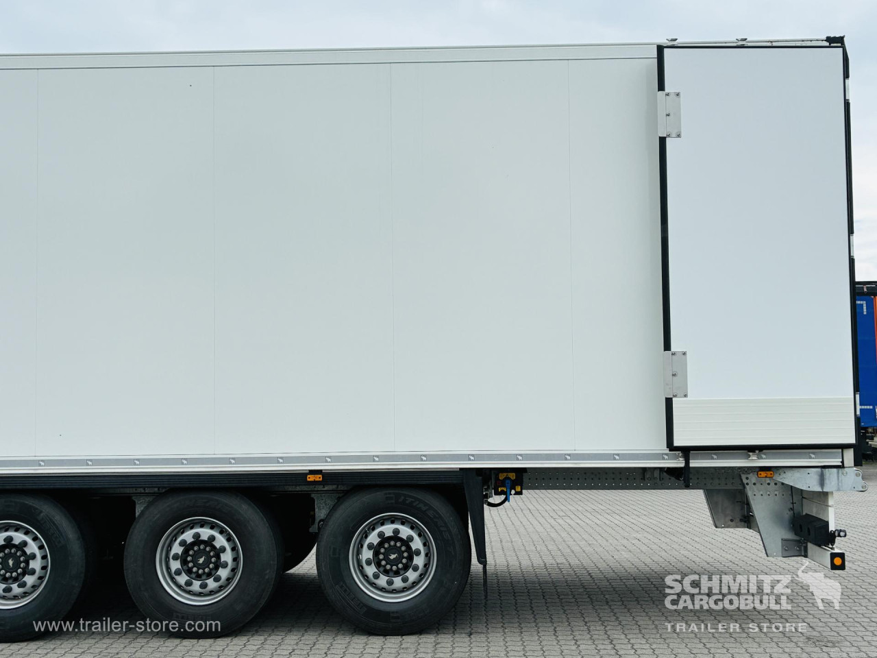 Schmitz Cargobull Tiefkühler Multitemp Doppelstock Trennwand 