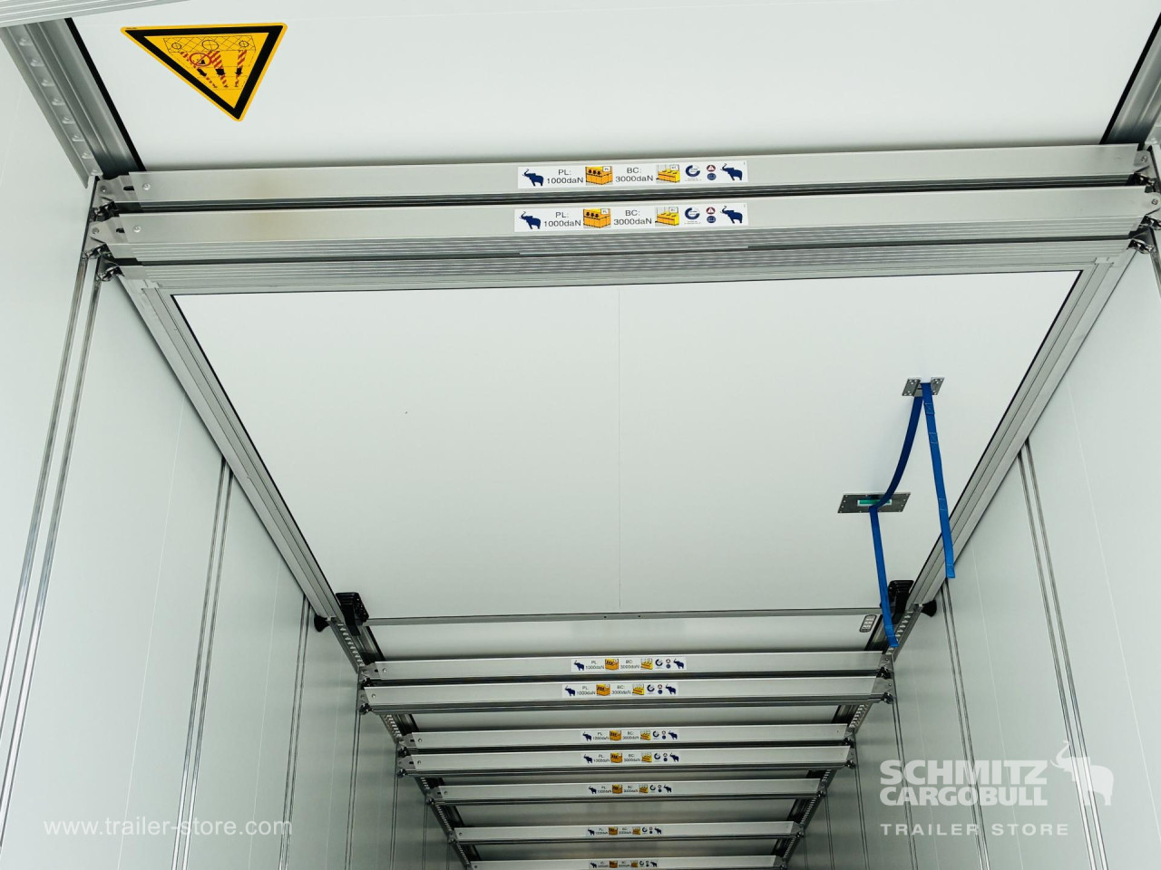 Schmitz Cargobull Tiefkühler Multitemp Doppelstock Trennwand 
