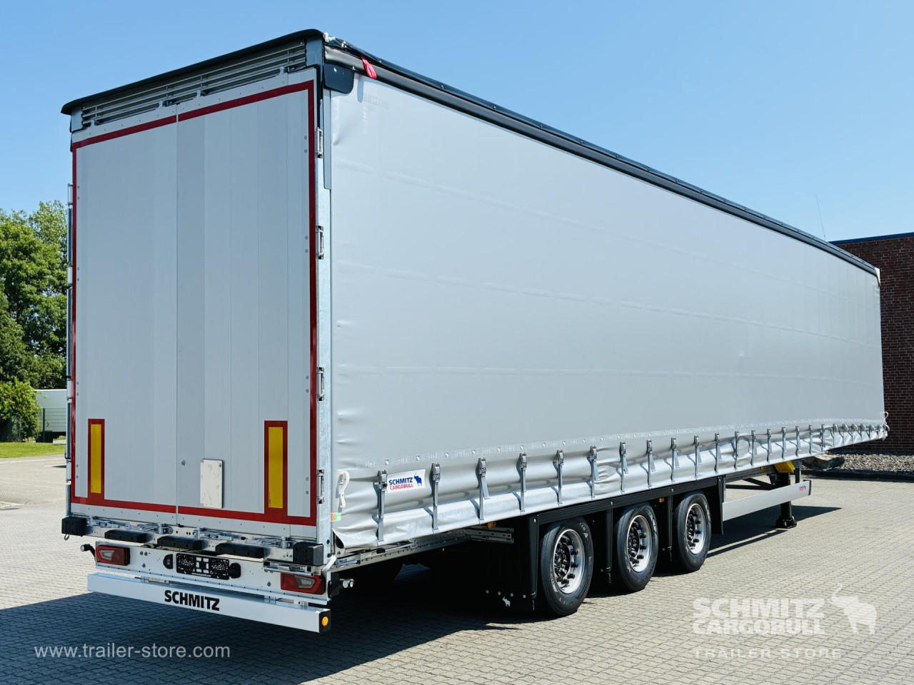 Schmitz Cargobull Curtainsider Mega Getränke 