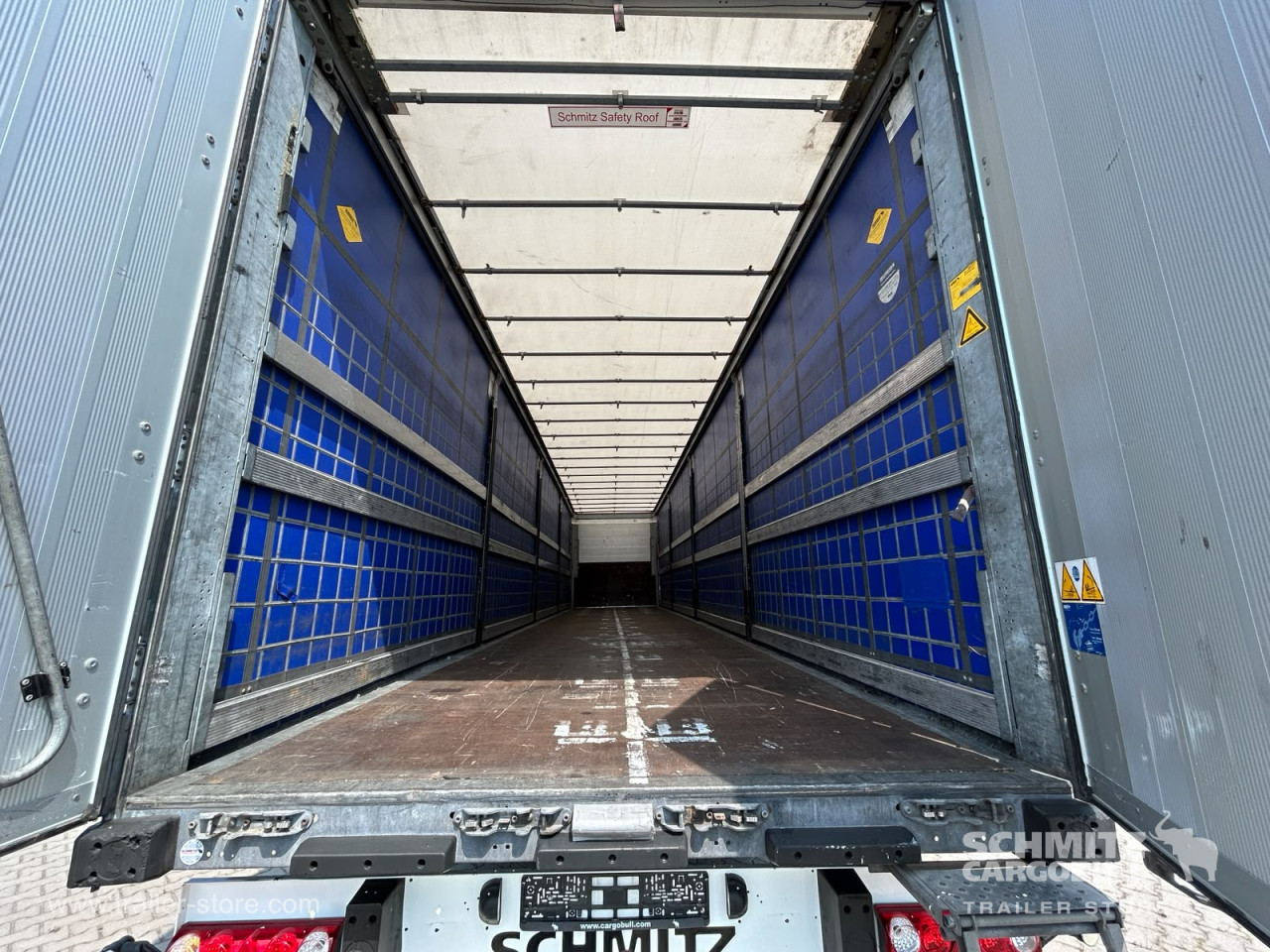 Schmitz Cargobull Curtainsider Standard 