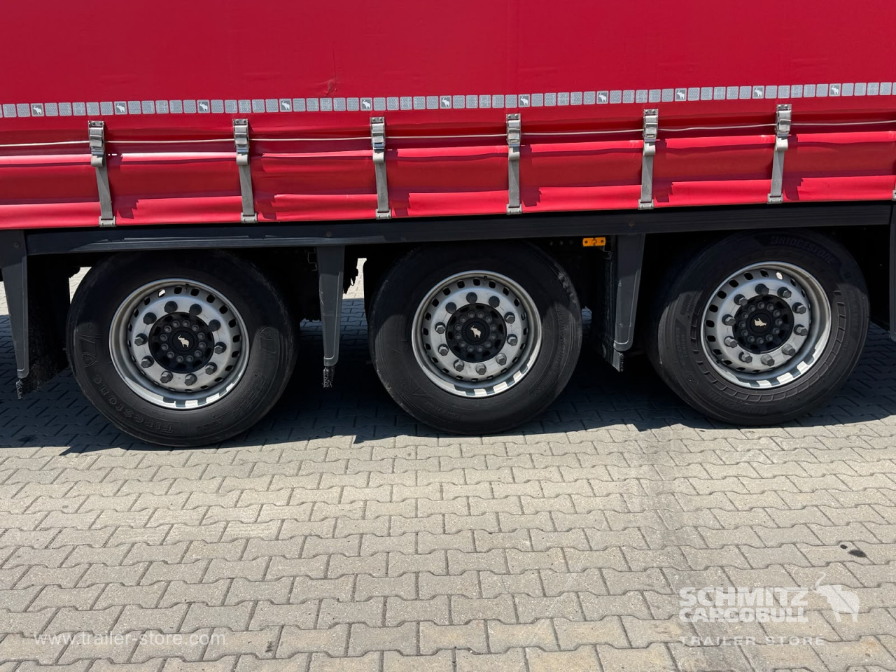 Schmitz Cargobull Curtainsider Mega 