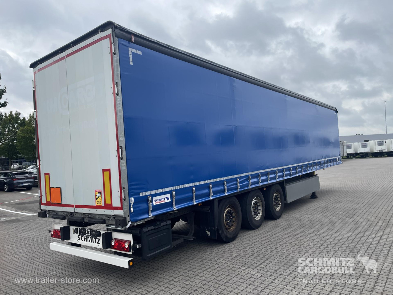 Schmitz Cargobull Curtainsider Standard Getränke 