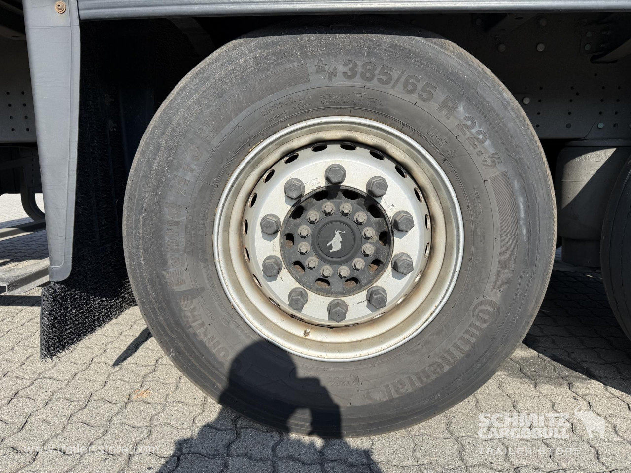 Schmitz Cargobull Curtainsider Standard Getränke 