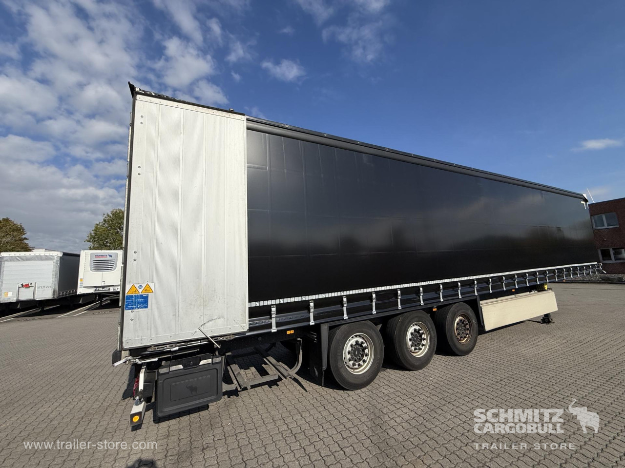 Schmitz Cargobull Curtainsider Standard Getränke 