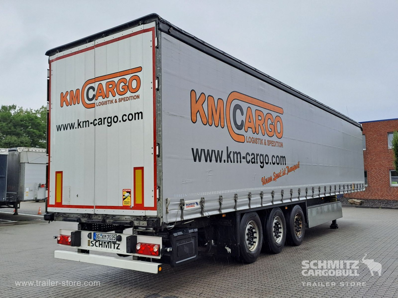 Schmitz Cargobull Curtainsider Standard Getränke 