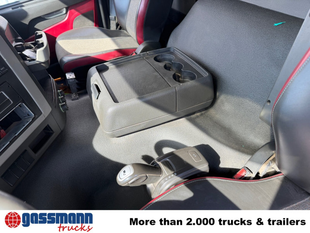 Volvo FM 460 8x4, Liftbare Antriebsachse 
