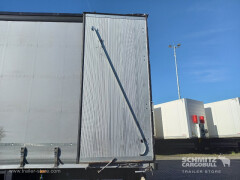 Schmitz Cargobull Curtainsider Standard Getränke 