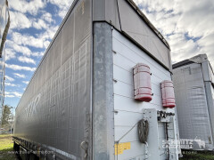 Schmitz Cargobull Curtainsider Varios 