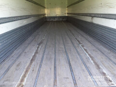 FRUEHAUF Semitrailer Dryfreight Standard Porte relevante 