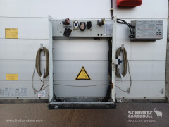 Schmitz Cargobull Curtainsider Mega Staplerhalterung Getränke 