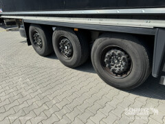 Schmitz Cargobull Oplegger Kasten Standard Roller shutter door 