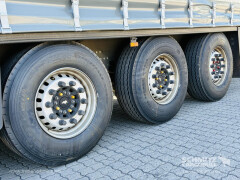 Schmitz Cargobull Curtainsider Standard Getränke 