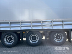 Schmitz Cargobull Curtainsider Mega Getränke 